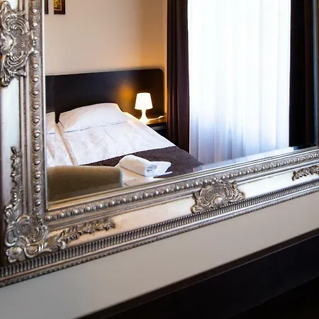 Solar Bed & Breakfast 3*